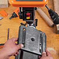 Taladro de piso 8", 1/3 HP (250 W), broquero 1/2", Truper TAPI-8 / 16174 Taladro de piso 8", 1/3 HP (250 W), broquero 1/2", Truper TAPI-8 / 16174
